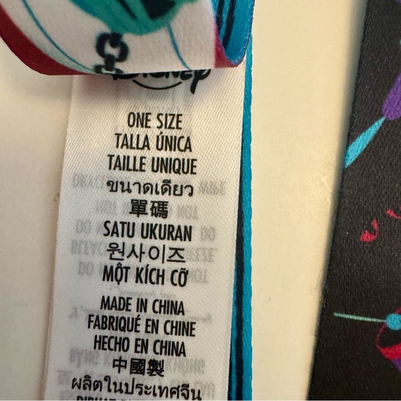 NWT. Disney Reversible Pin Lanyard - Haunted Mansion Hatbox Ghosts. - Picture 9 of 9